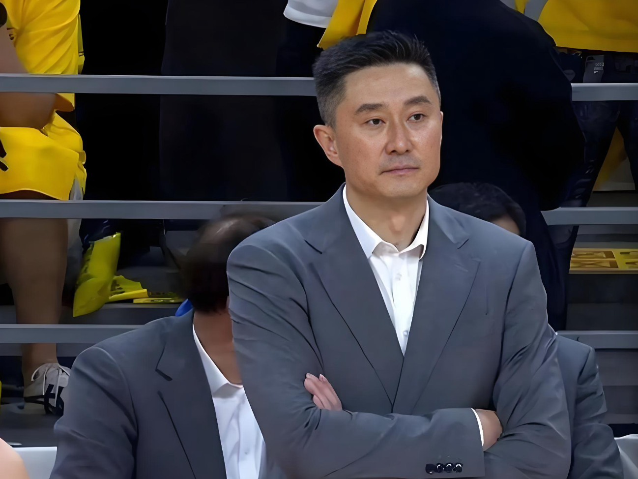 温馨！杜锋亲自给19岁小将开小灶，希望他给徐杰分担压力